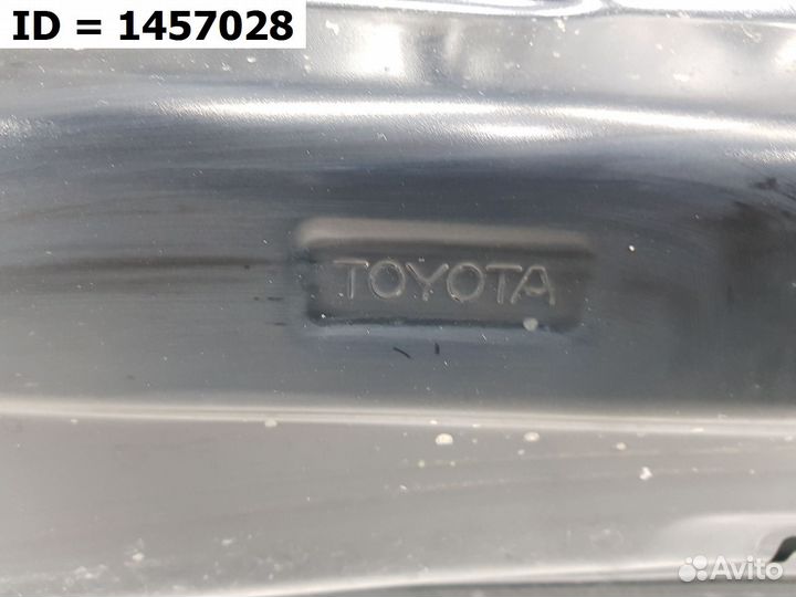 Капот Toyota Land Cruiser