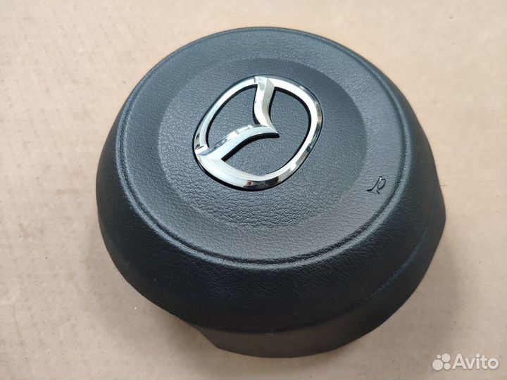 Заглушка руля Mazda 3 с 2017 года