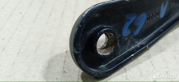 Поводок стеклоочистителя передний левый Nissan