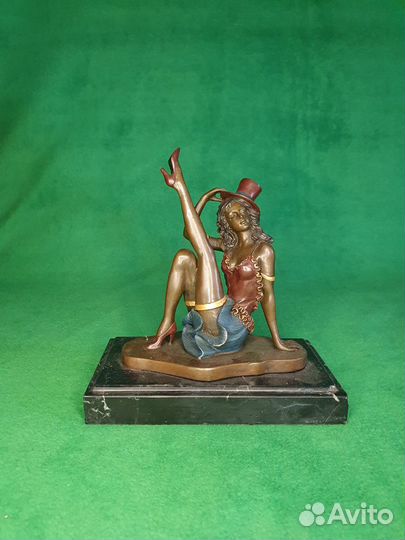 Бронзовая статуэтка Танцовщица кабаре (цвет)