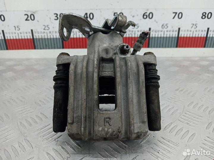 Суппорт задний правый для Audi A4 B6 8E0615424G