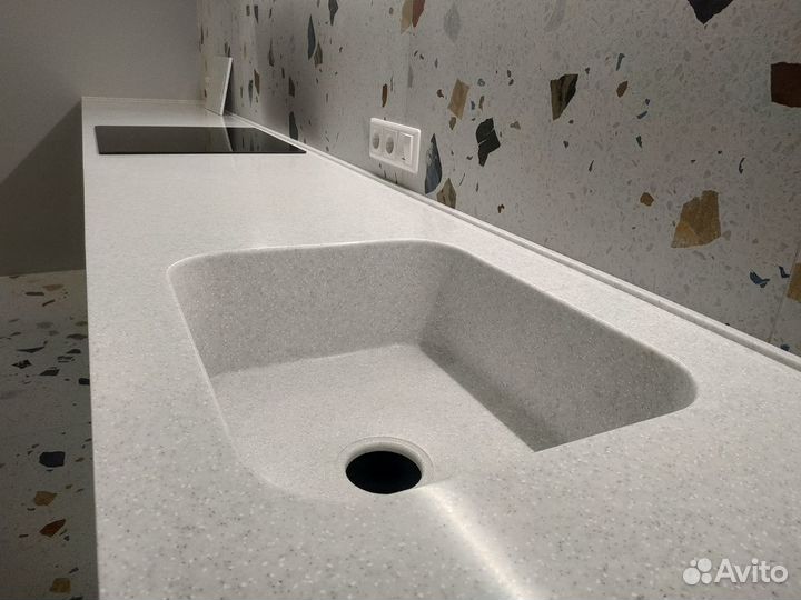 Столешница из акрилового камня