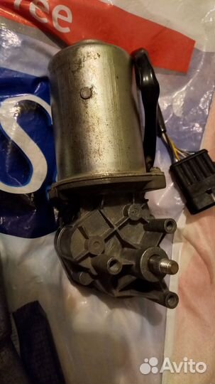 Моторчик и трапеция дворников