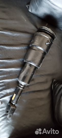 Пневмо амортизатор Lexus LS460/LS600 передний RWD