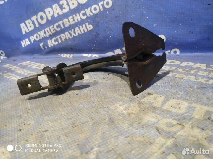 Петля капота Ваз Жигули 2106 седан 2106 1993