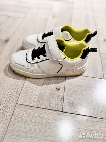 Кроссовки детские 36 размер