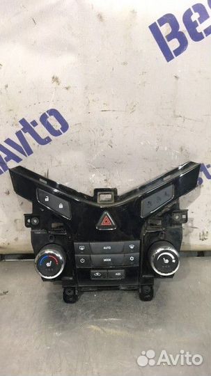 Блок управления климатом Chevrolet Cruze 1 2011