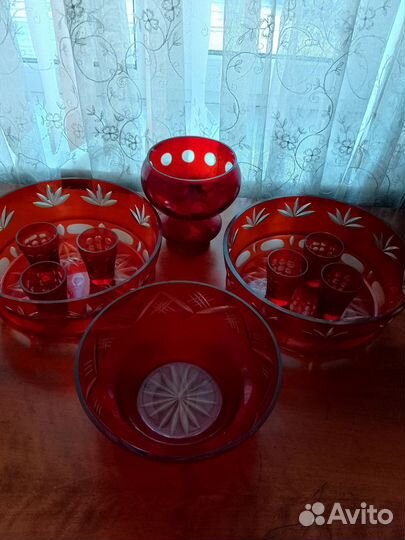 Набор посуды красного хрусталя