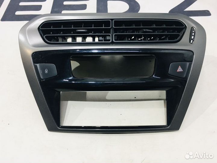 Рамка магнитолы на торпедо Peugeot 301 2013