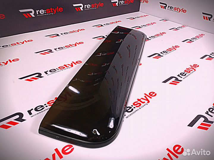 Дeфлектор люка Prado 150 / LX570 Аналог