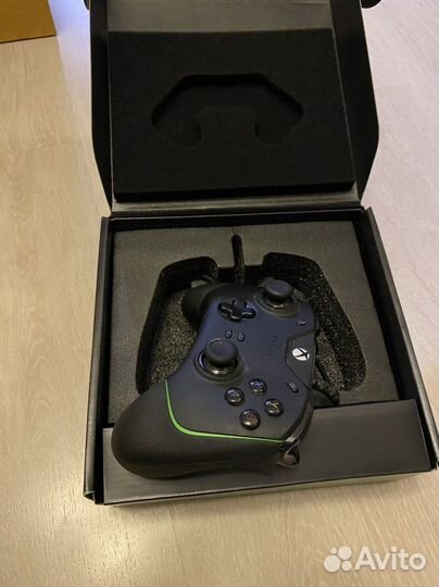 Геймпад Razer wolverine v2