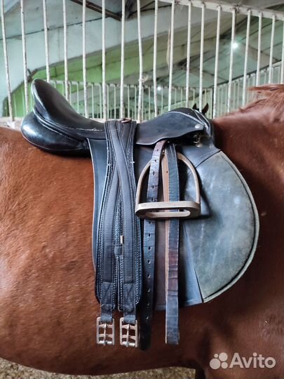 Седло для лошади универсальное Loesdau