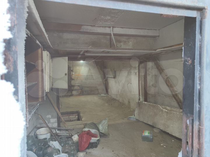 Гараж, > 30 м²
