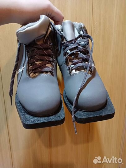 Лыжные ботинки