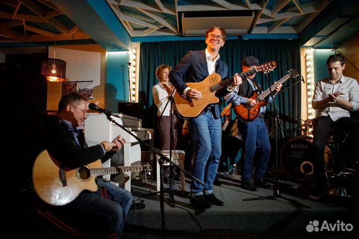 Гитарист на праздник