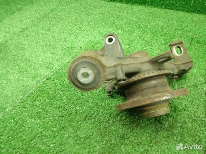 Цапфа задняя левая Audi A4 8E 1600