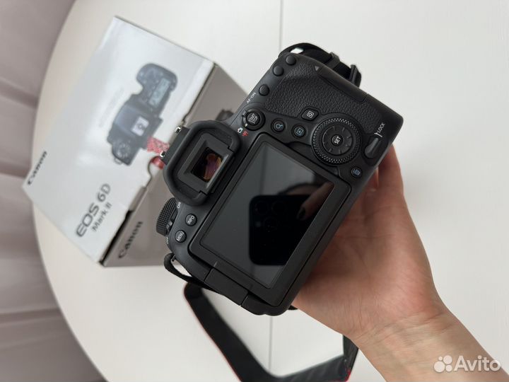 Зеркальный фотоаппарат canon eos 6d mark II