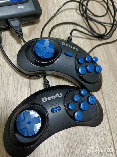 Игровая приставка денди+300 игр