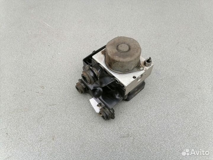 VW Polo Sedan блок ABS