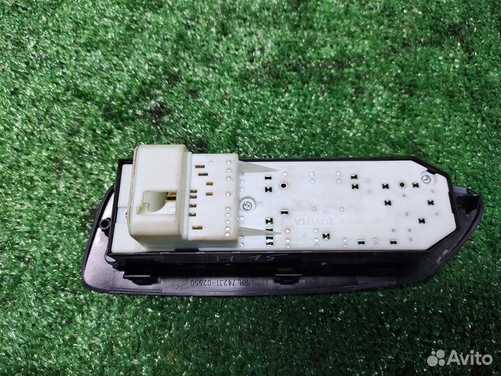 Блок управления стеклоподъемниками Toyota Auris E