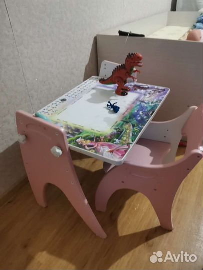 Детский стол и стул