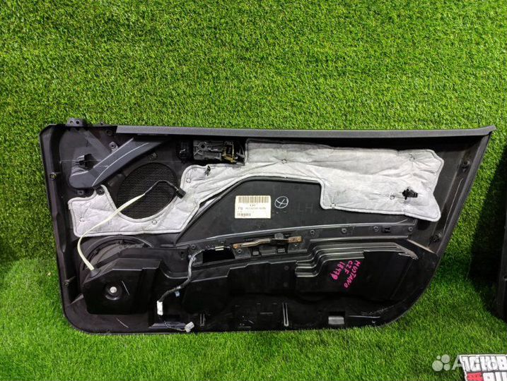 Обшивка двери комплект Ford Mustang CZF