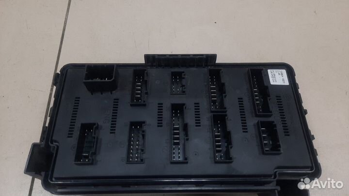 Блок предохранителей моторного отсека