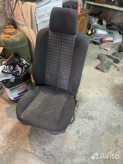 Передние сиденья renault megane 2