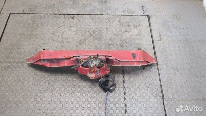 Рамка капота Nissan Note E11, 2008