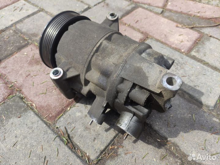 Компрессор кондиционера б/у на Skoda Octavia A7