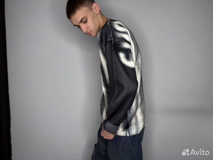 Свитер supreme