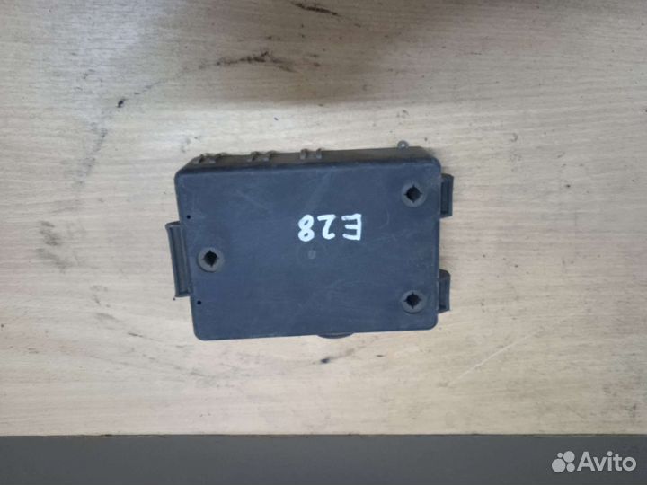 Крышка блока предохранителей BMW E28 бмв 5 E28