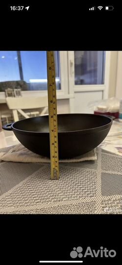 Чугунная сковорода вок