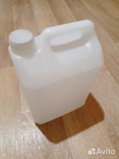 Канистра 5 литров белая