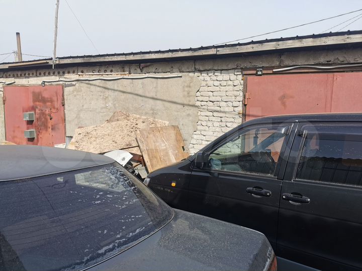 Гараж, > 30 м²