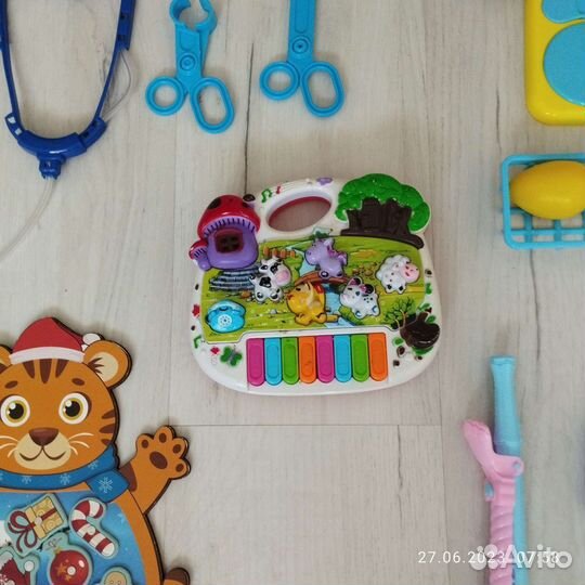 Развивающие игрушки пакетом