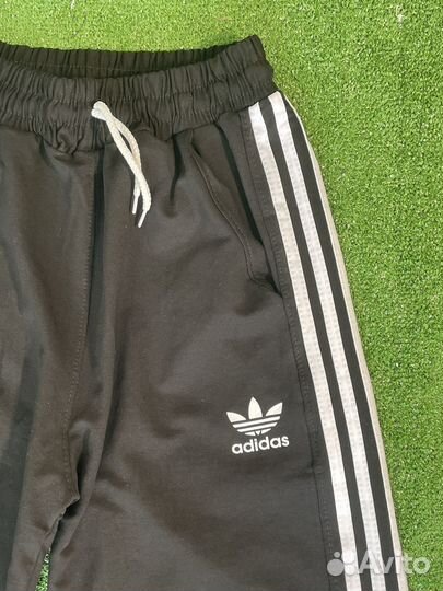 Широкие штаны adidas