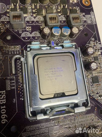 Материнская плата с процессором и памятью