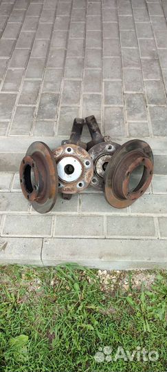 Поворотные кулаки