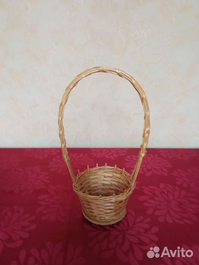 Корзина плетеная для подарков