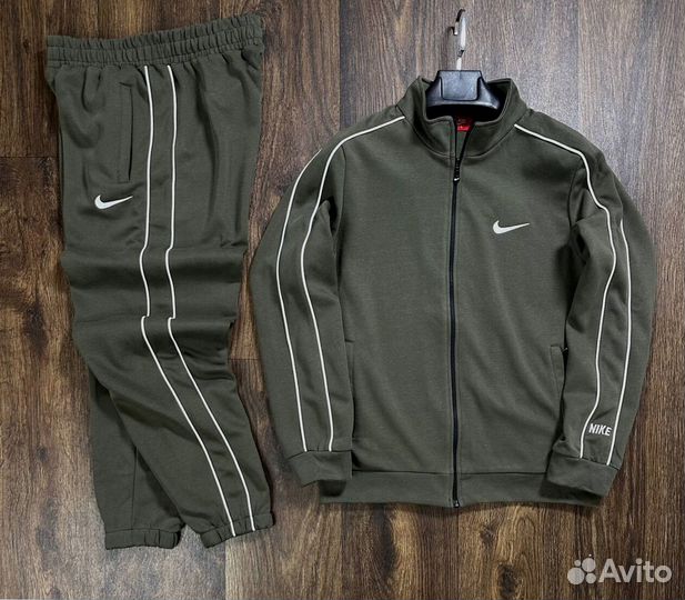 Спортивные костюмы Nike