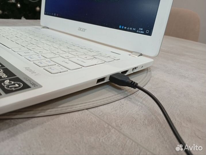 Ноутбук Acer Aspire V13