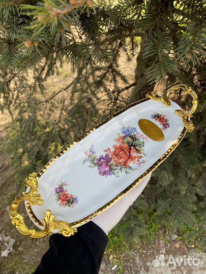 Блюдо на ножках