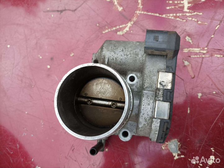 Дроссельная заслонка 06A133062C