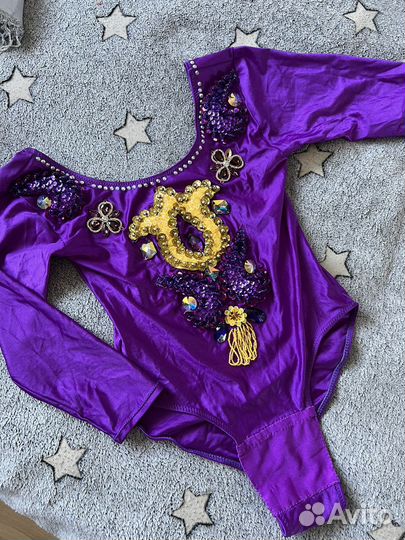 Вышитый куральник для танцев