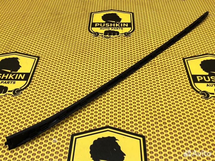 Молдинг лобового стекла правый Hyundai I30 PD G4LG