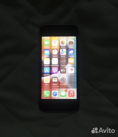 iPhone SE, 32 ГБ
