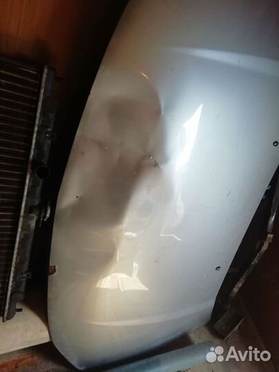 Капот на Nissan liberty