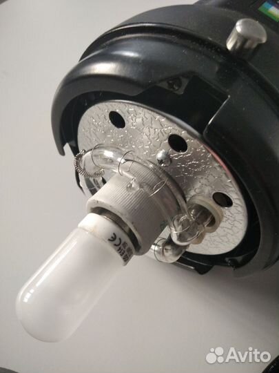 Студийная вспышка Lumifor Amato LX200