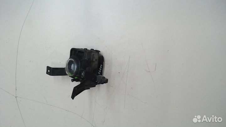 Фара противотуманная Mitsubishi Carisma, 2003